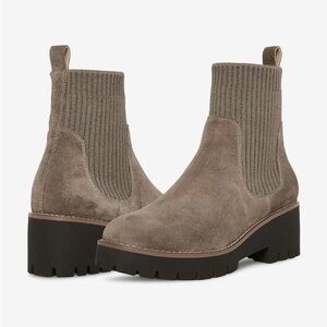 Blondo Darren Waterproof Suede Lug Sole Boot - EUC